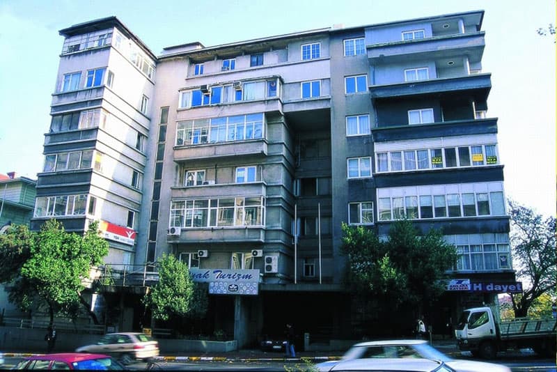 Gümüşsuyu Üçler Apartmanı